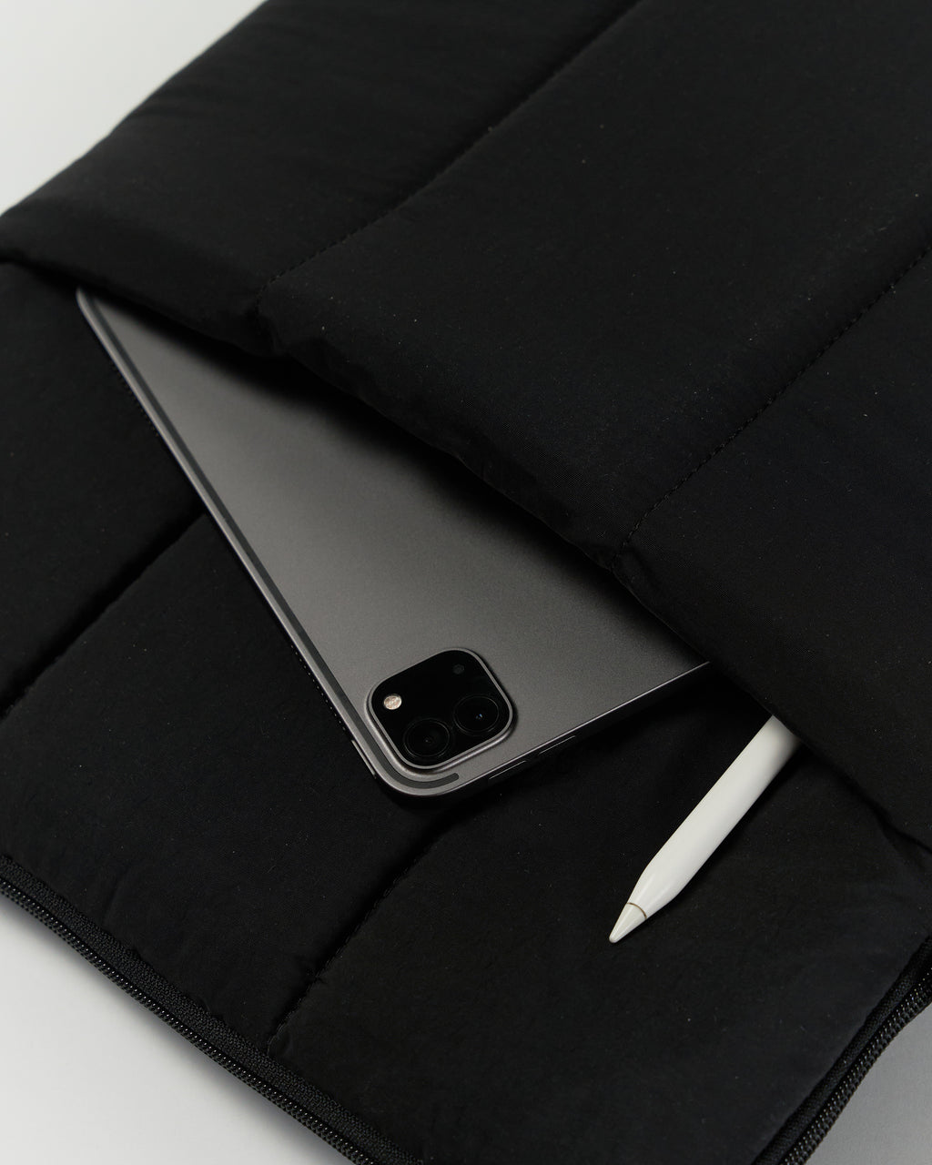 Laptop Capsule 16"